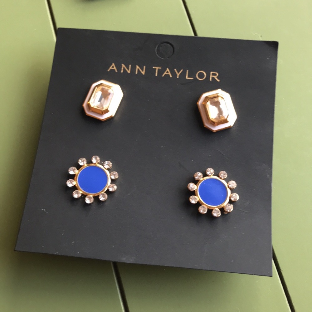 ANN TAYLOR 2 PAIRS STUD EARRINGS - NWT